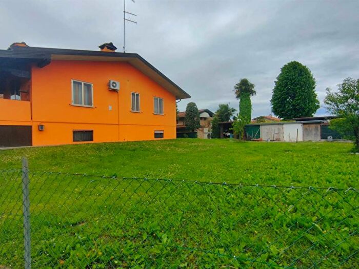 Casa quadrilocale in vendita in Palazzolo dello Stella