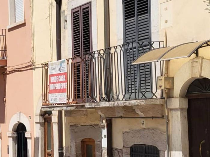 Casa quadrilocale in vendita in Pendio San Lorenzo, Monticelli Croci, Andria