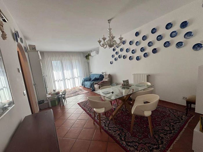 Appartamento quadrilocale in vendita in Viale Stazione, Centro, Massa