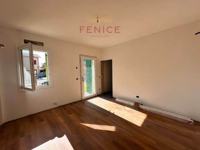 Appartamento trilocale in vendita in Via Casa Rossa, Centro, Giavera del Montello