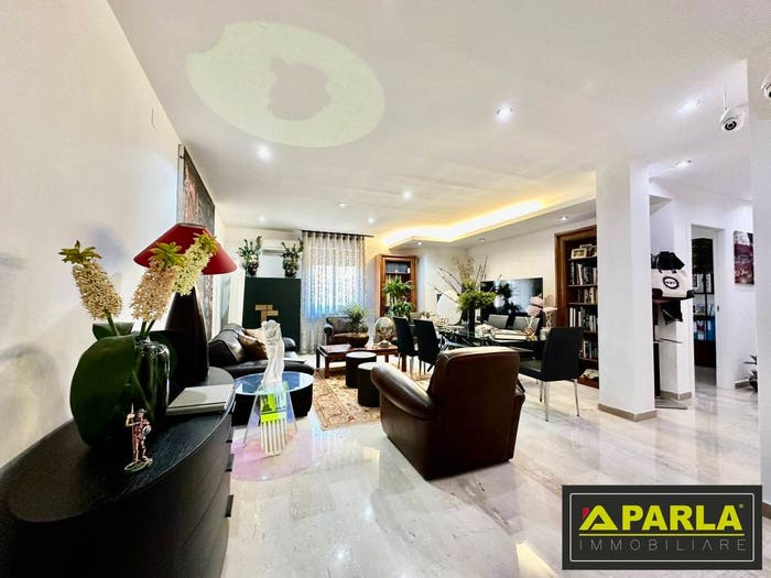 Appartamento con 5 locali in vendita in Via Luigi Pirandello, Canicattì