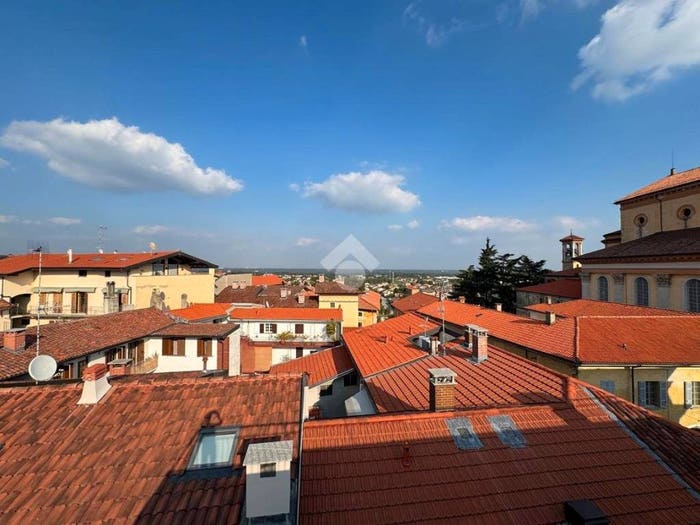 Appartamento trilocale in vendita in Via Verjus, Centro, Oleggio