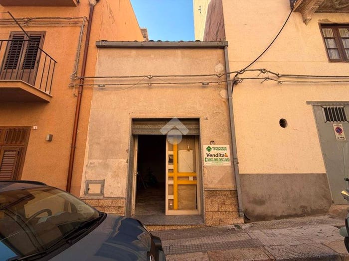 Casa trilocale in vendita in Via Quintino Sella, Centro, Castellammare del Golfo