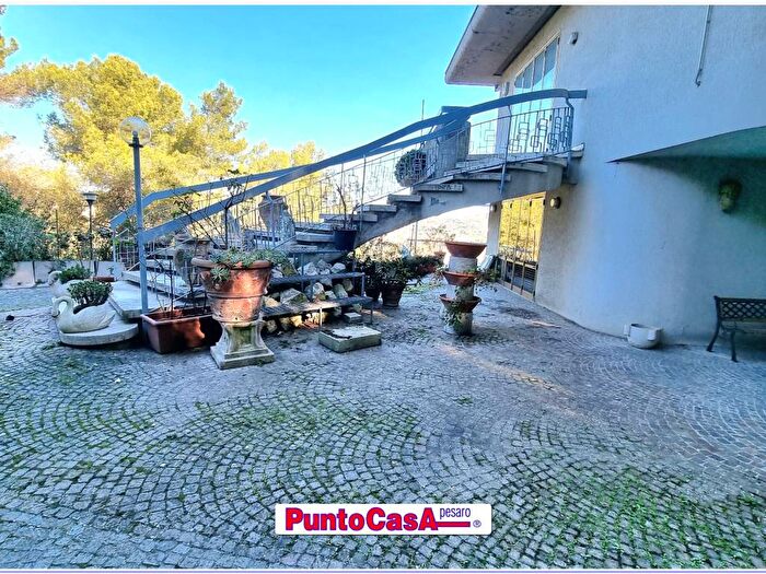 Casa con 6 locali in vendita in Piazza Vittorio Alfieri, Muraglia, Pesaro