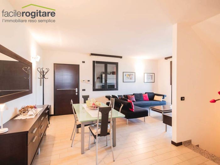Appartamento con 6 locali in vendita in Via Lungomare Dante Alighieri, Montescudo Montecolombo