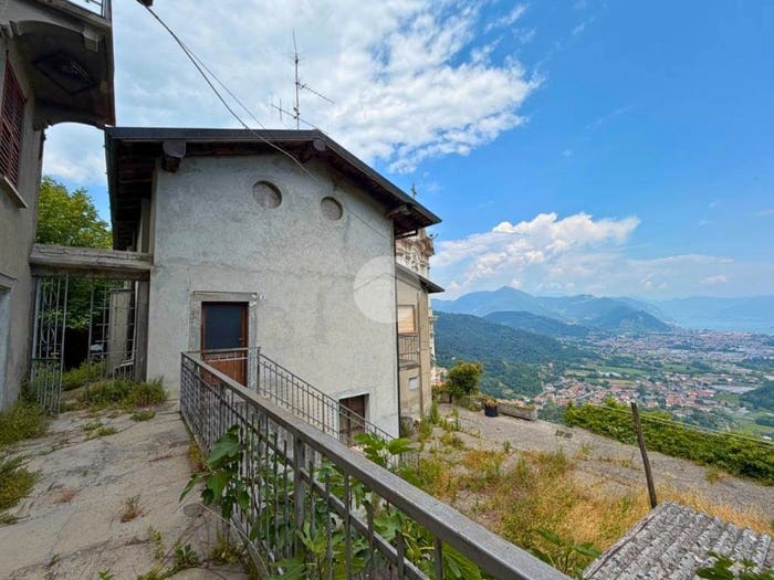 Casa con 6 locali in vendita in Via CHIESA, Centro, Gandosso