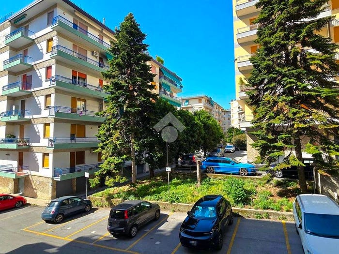Appartamento con 5 locali in vendita in Via Giovanni Guglielmo Longo, Pegli, Genova