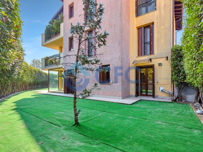 Appartamento quadrilocale in vendita in Via Don Silvio Coira, Centro, Basiglio