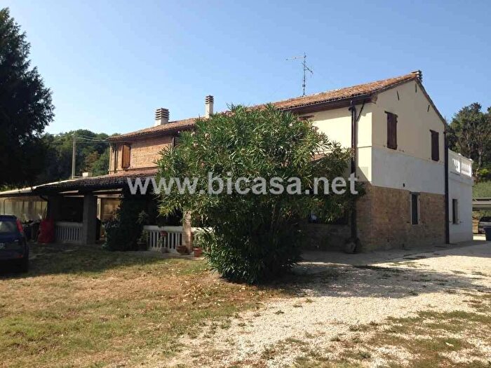 Casa con 6 locali in vendita in STRADA DI CAPRILINO, Cattabrighe Vismara, Pesaro