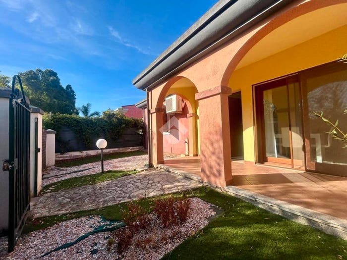 Casa trilocale in vendita in Via pantelleria, La Maddalena, Capoterra