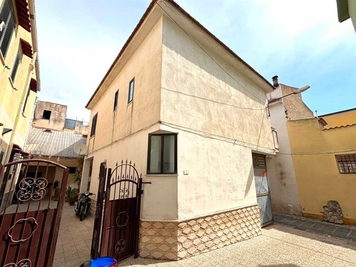 Casa quadrilocale in vendita in Mondragone