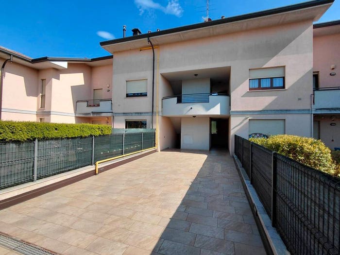 Appartamento trilocale in vendita in Via Luigi Pirandello, Dairago