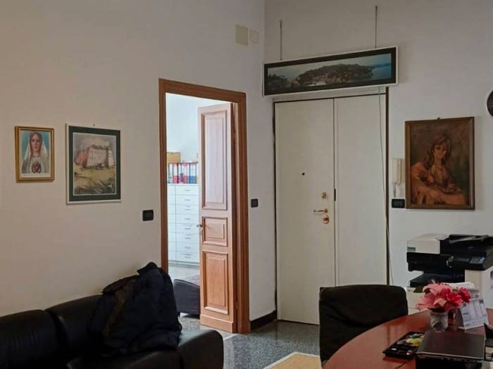 Appartamento con 6 locali in vendita in Via Merano, Sestri Ponente, Genova
