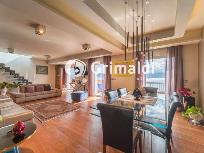 Casa con 6 locali in vendita in Viale Regina Elena, Libertà, Messina