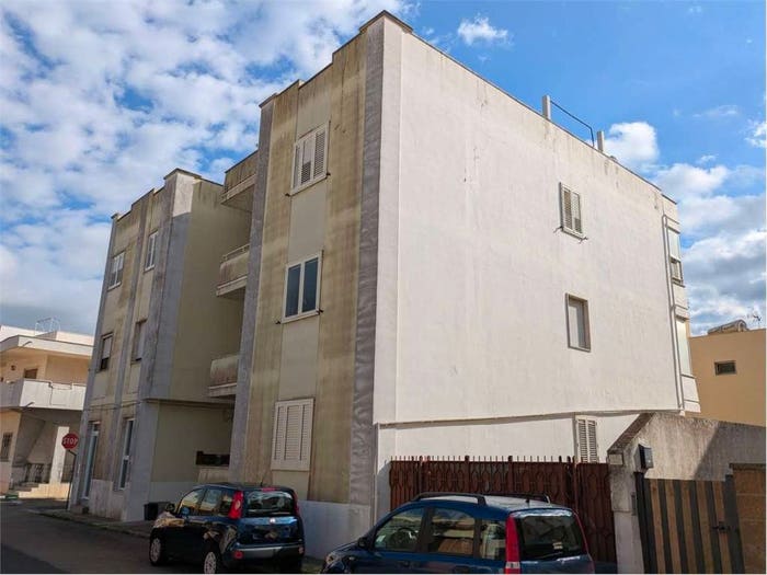 Appartamento con 6 locali in vendita in Via Solferino, PresicceAcquarica
