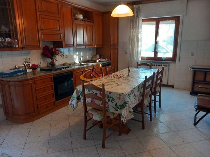 Casa con 6 locali in vendita in Marciano della Chiana