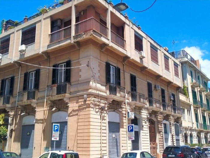Appartamento con 6 locali in vendita in Via Ghibellina, Battisti Avignone, Messina