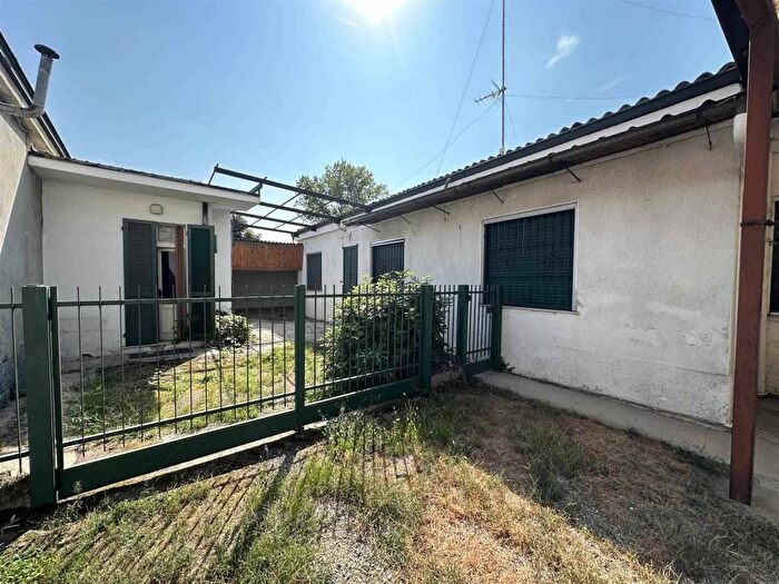 Casa quadrilocale in vendita in Via Statuto, Centro, Sant'Angelo Lodigiano