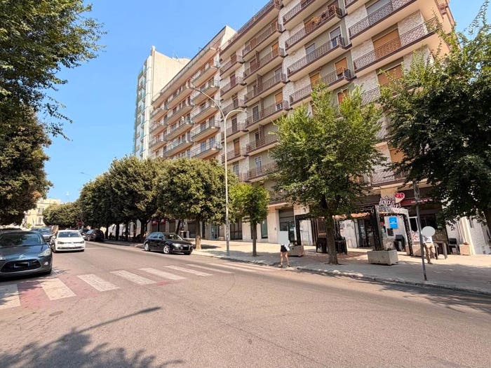 Appartamento quadrilocale in vendita in Via Roma, Putignano