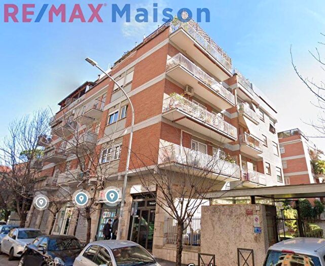 Appartamento trilocale in vendita in Via Cornelio Magni, Navigatori, Roma