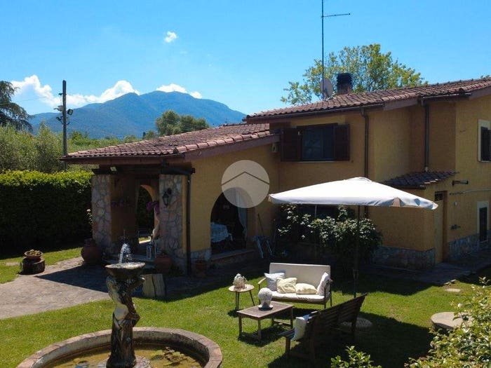 Casa quadrilocale in vendita in Strada del laghetto, Palombara Sabina