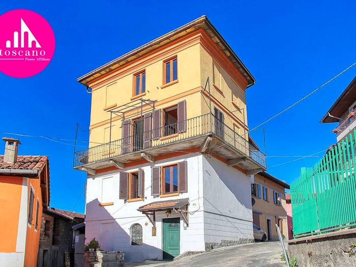 Casa con 5 locali in vendita in Via AManzoni, Centro, Cunardo
