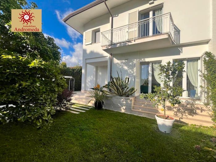 Casa con 5 locali in vendita in Via Francesco Carrara, Centro, Forte dei Marmi