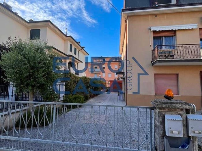 Appartamento trilocale in vendita in Via Vittorio Veneto, Centro, Formigine