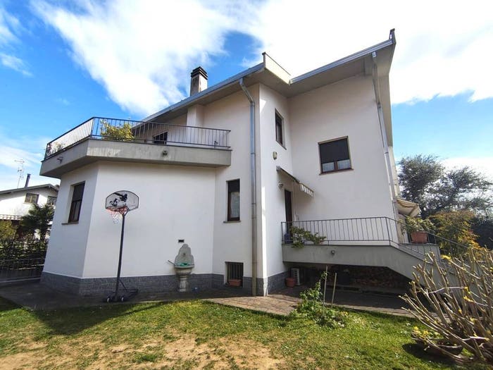 Casa con 5 locali in vendita in Via Roma, Centro, Marnate