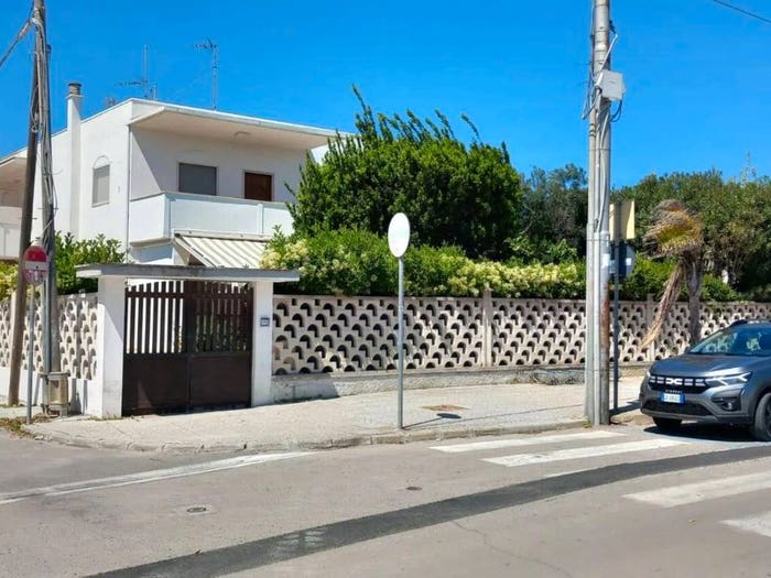 Casa trilocale in vendita in Via Vincenzo Monti, Torre Dell'orso, Melendugno