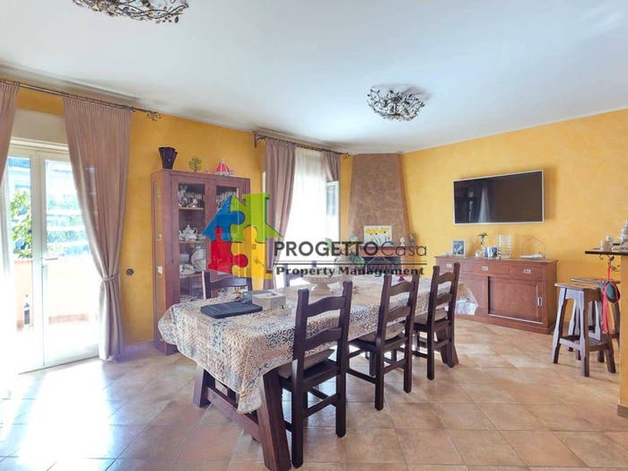 Casa con 6 locali in vendita in Via Sandro Pertini, Gaggi