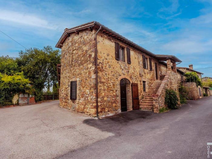 Casa quadrilocale in vendita in Strada Provinciale La Maremmana, Montalcino