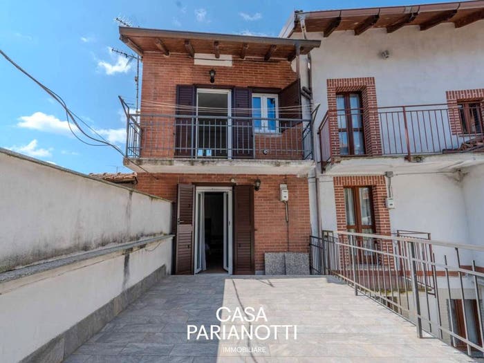 Casa bilocale in vendita in Via Giorgio Aghina, Nebbiuno