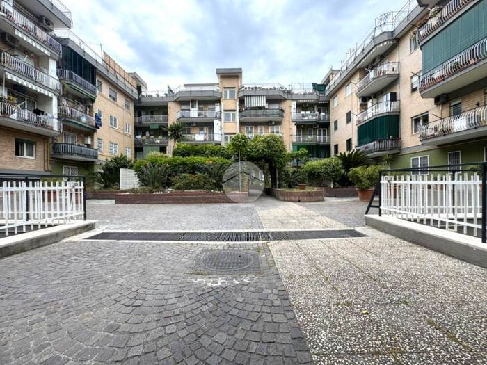 Appartamento bilocale in vendita in Via del Discobolo, Soccavo, Napoli