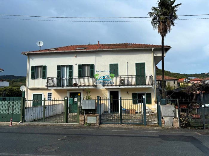 Appartamento trilocale in vendita in Via Divizia, Pian Rosso Costa, Andora