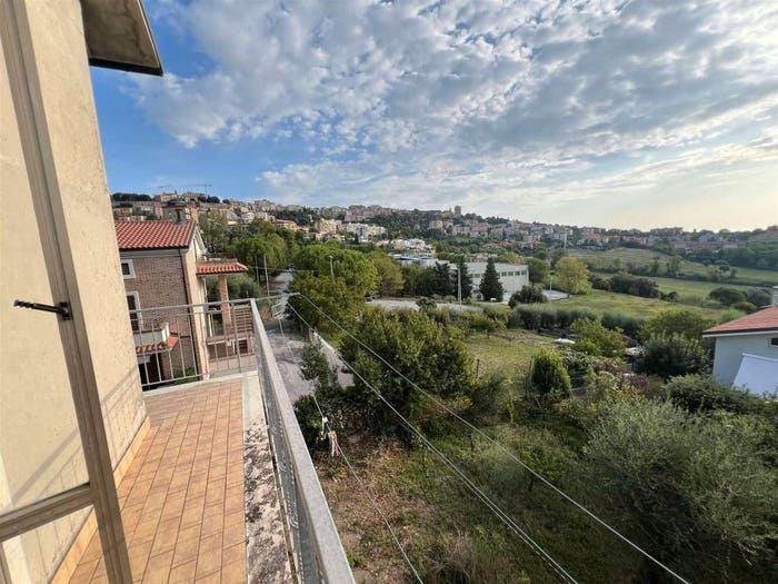 Appartamento con 6 locali in vendita in Centro, Osimo