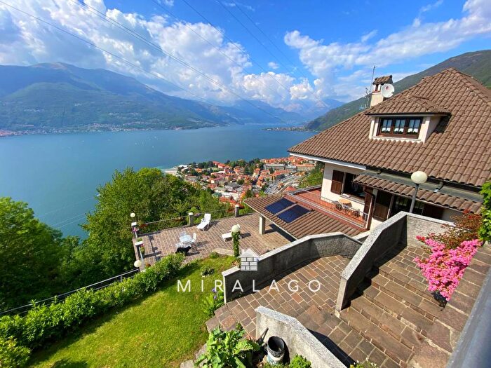 Casa con 6 locali in vendita in Frazione Bonzeno, Centro, Bellano