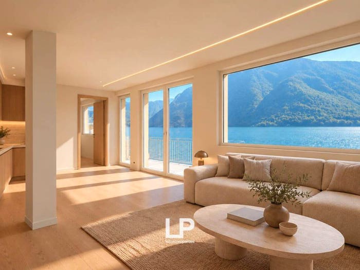 Appartamento trilocale in vendita in Via Caravello, Valsolda