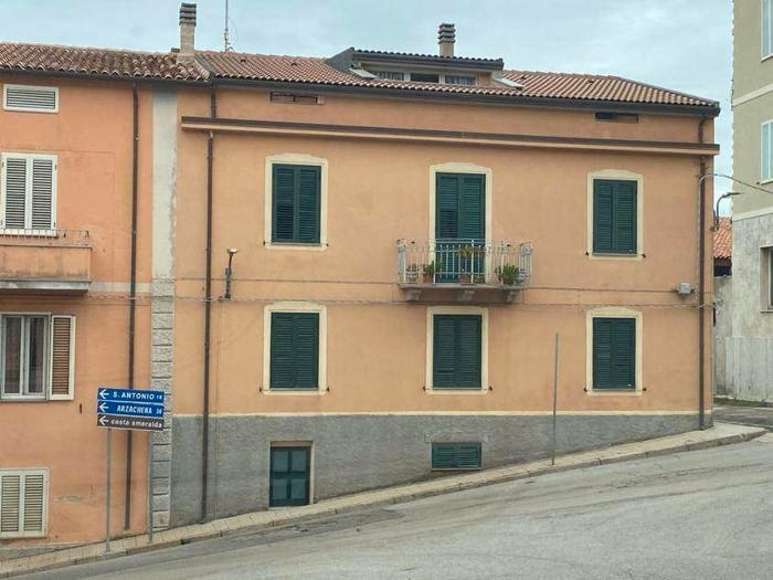 Casa con 5 locali in vendita in Via Corsica a e, Calangianus