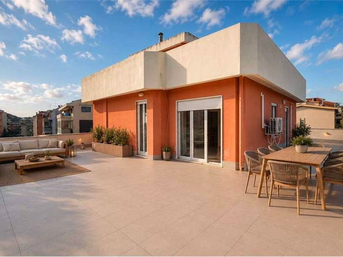 Casa trilocale in vendita in Via Dei Monsoni, Quartiere del Sole, Cagliari