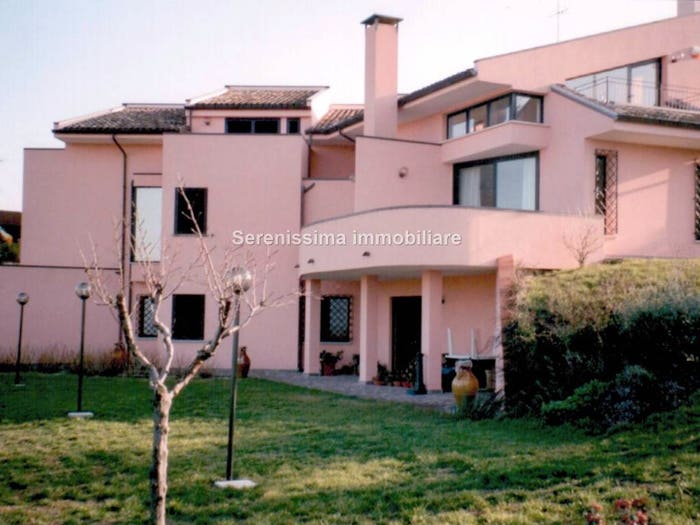 Casa con 6 locali in vendita in Strada San Vitale, Caminate, Fano