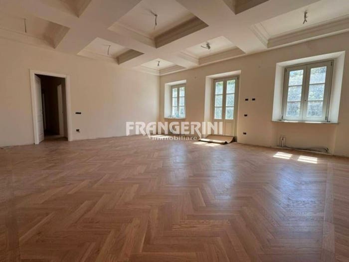 Appartamento trilocale in vendita in Via Ombrosa, Ardenza, Livorno