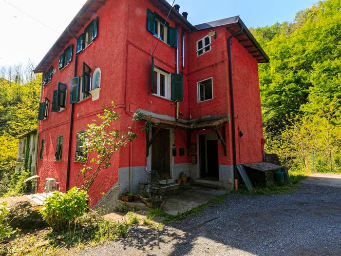 Appartamento con 6 locali in vendita in Via San Martino, San Martino Paravanico, Ceranesi
