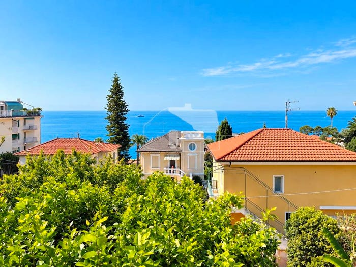 Appartamento trilocale in vendita in Corso Giuseppe Mazzini, Bussana, Sanremo