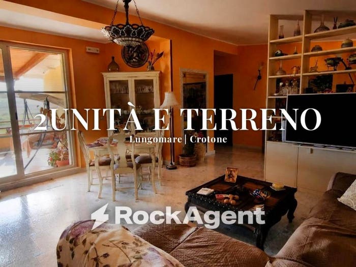Casa con 6 locali in vendita in Via degli Oleandri, Zona Capo Rizzuto Apriglianello Papanice, Crotone