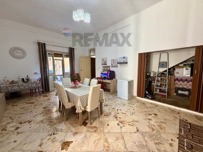 Casa con 6 locali in vendita in Via Messina, Villabate