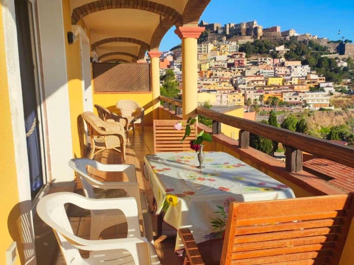 Appartamento trilocale in vendita in Via P Giua, Centro, Castelsardo