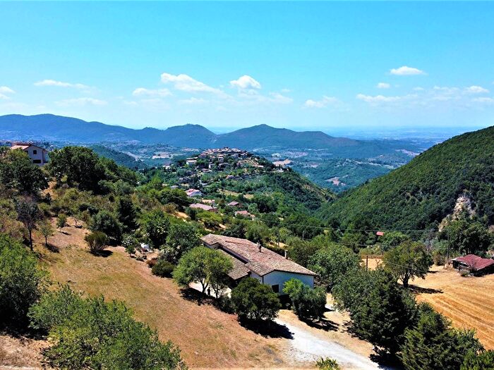 Casa con 6 locali in vendita in Via Montefalcone, Salisano