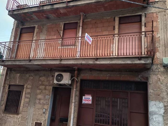 Casa trilocale in vendita in Via Carlo Pisacane, Centro, Carlentini