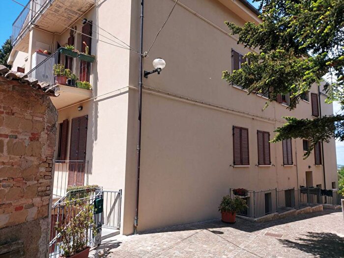 Appartamento trilocale in vendita in Via Boni, Centro, Mombaroccio